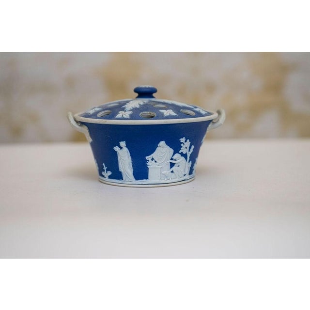 Antique Early 20th Century Wedgwood Dark Blue Jasperware Violet Pot, Potpourri Incense Burner For Sale - Image 12 of 18