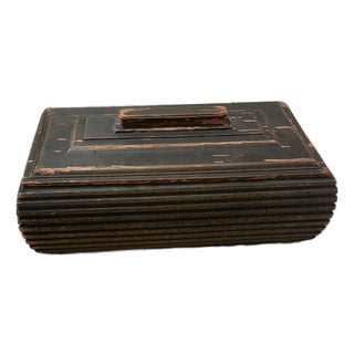 Vintage Ribbed Wooden Keepsake Tabletop Jewelry Trinket Box For Sale