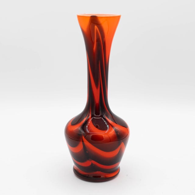 Murano Opal Glass Swirl Vase attributed to Carlo Moretti, 1970s For Sale - Image 6 of 8