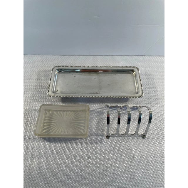1940s English De Montfort Silverplated Toast Rack With Frosted Glass Butter Dish For Sale - Image 9 of 13