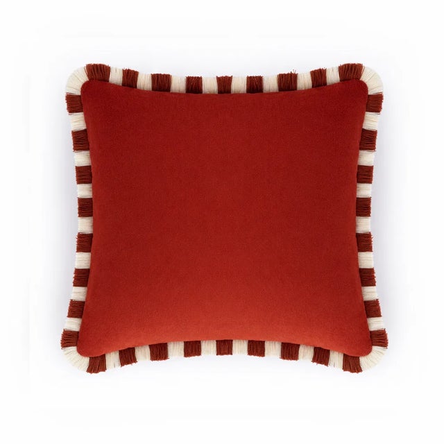 Early 21st Century Bicolor White Velvet Cushion with Brick and White Fringes from Lo Decor For Sale - Image 5 of 9