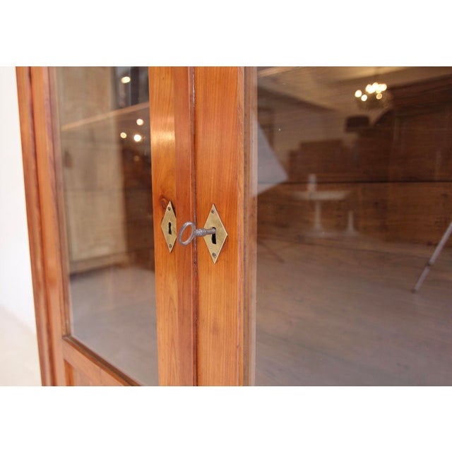 19th Century Biedermeier Display Cabinet in Cherrywood For Sale - Image 13 of 18