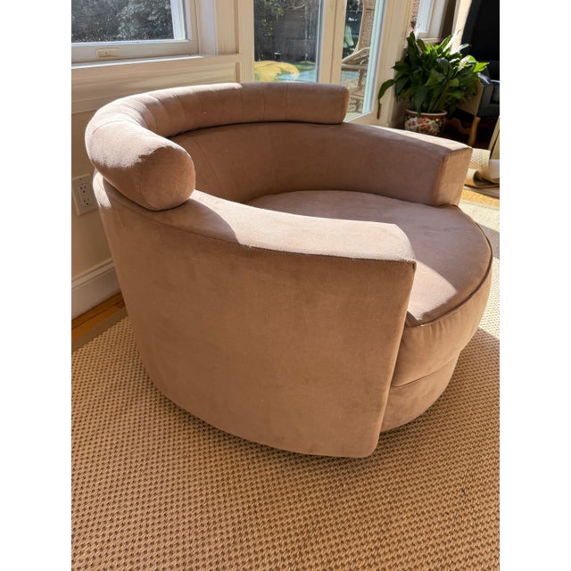 1980s Roche Bobois Sculptural Circular Swivel Lounge Chair in Camel Suede Attributed to Vladimir Kagan For Sale - Image 5 of 18