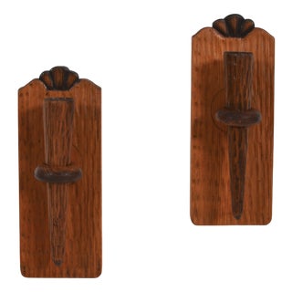 Scandinavian Modern Hand-Carved Wall Candleholders in Pine, 1940s, Set of 2 For Sale