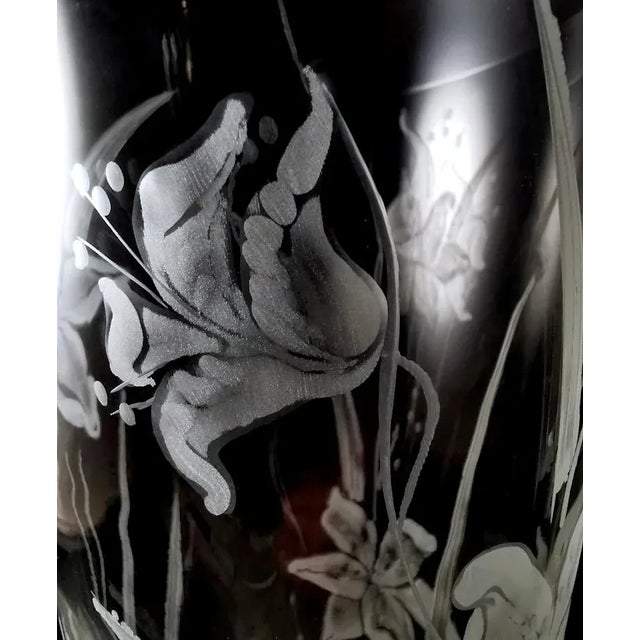 Glass 1980s Italian Cut and Ground Crystal Vase With Flower Decoration For Sale - Image 7 of 12