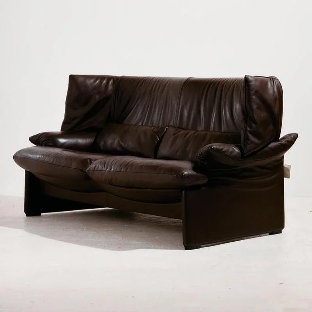 Cassina Portovenere 2-Seater Sofa in Leather by Vico Magistretti for Cassina For Sale - Image 4 of 18