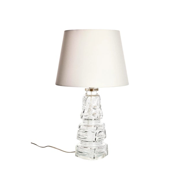 Mid-Century Modern Swedish Sculptural Table Lamp in Clear Glass by Pukeberg, 1970s For Sale - Image 3 of 5
