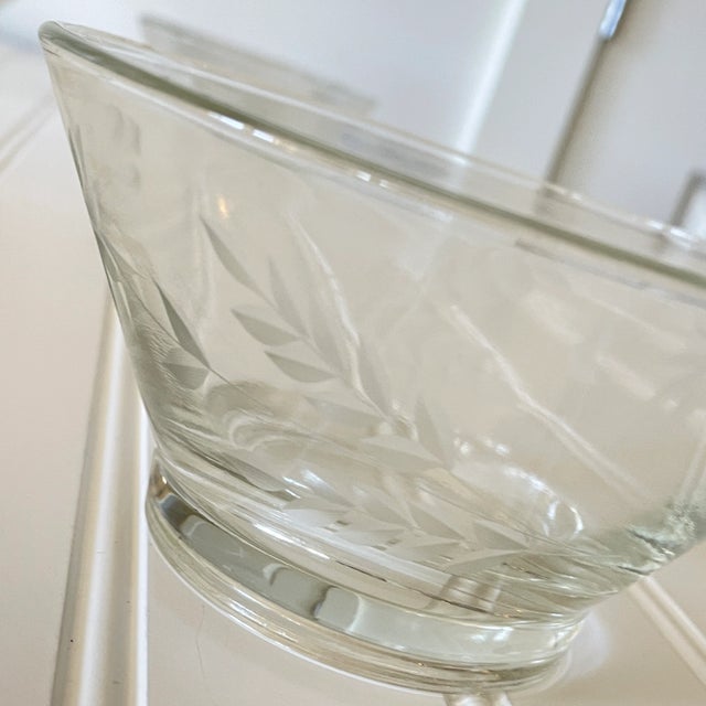 Traditional 1960s Vintage Etched Glass Salad Bowl Set- 7 Pieces For Sale - Image 3 of 10
