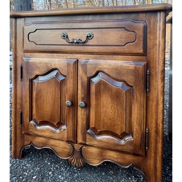 Ethan Allen Country French Nightstands Finish 236 - A Pair For Sale - Image 10 of 12