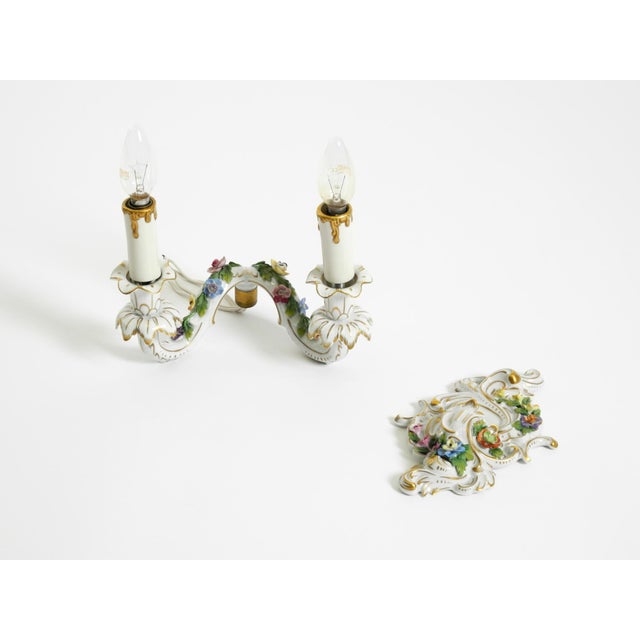 Ceramic Mid-Century Hand-Painted Porcelain Wall Lamp from Porzellanmanufaktur Dresden, Saxony, 1950s For Sale - Image 7 of 18