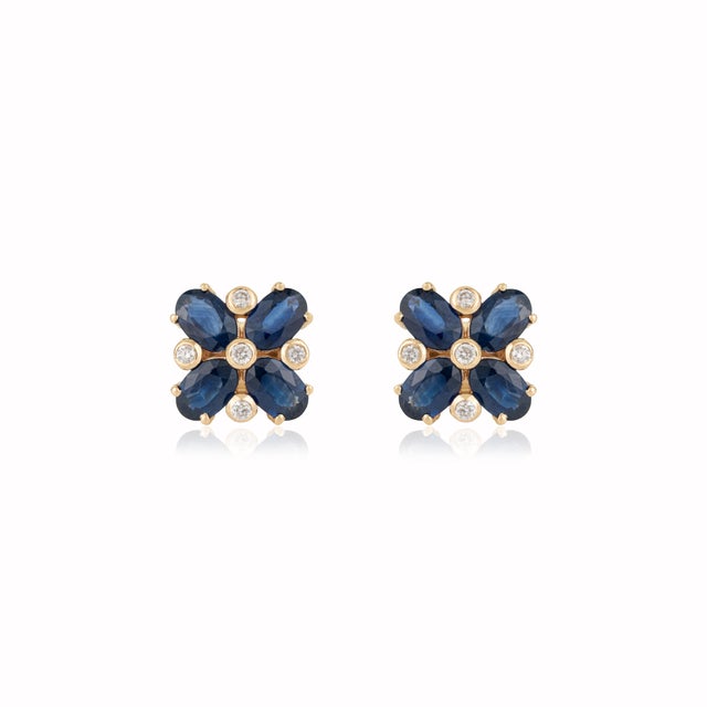 Vintage 3.91 Carat Blue Sapphire Diamond Flower Stud Earrings in 14k Yellow Gold- A Pair For Sale - Image 4 of 14