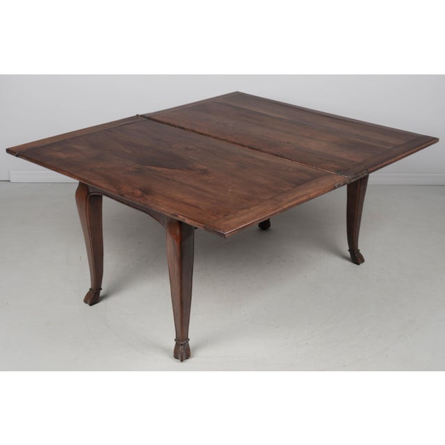 19th Century Italian Portefeuille Walnut Dining Table For Sale - Image 11 of 17