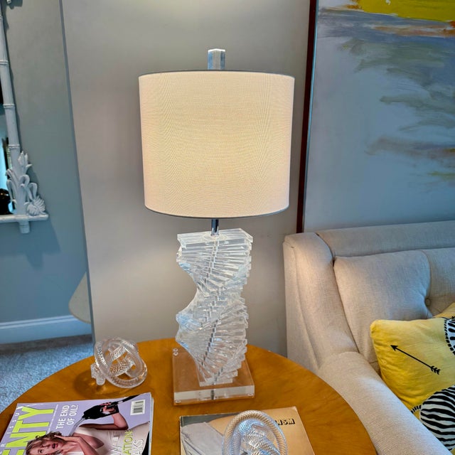 Late 20th Century Late 20th Century Karl Springer Style Lucite Helix Twist Table Lamp For Sale - Image 5 of 11