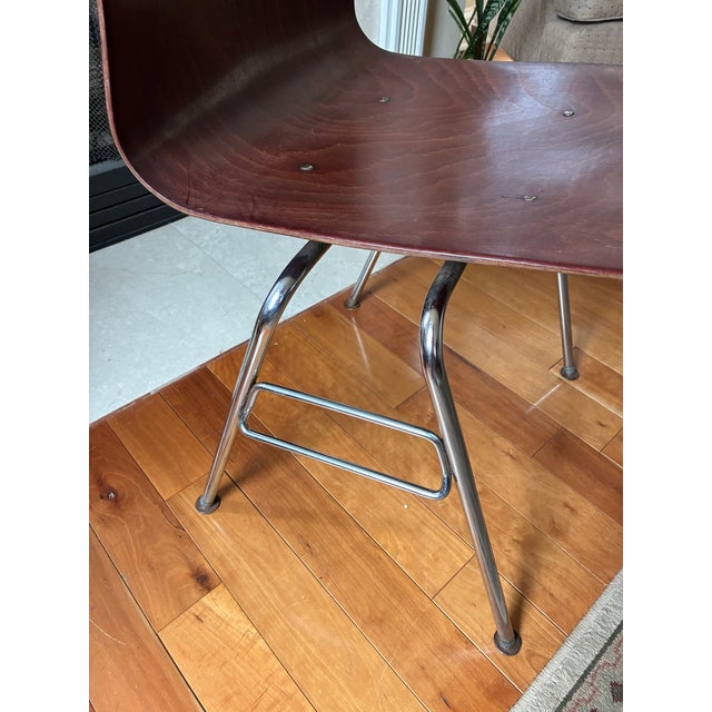 Mid-century modern Royal chair. Excellent condition. Everything sparkles.