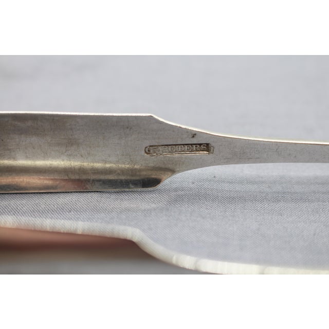 Circa 1830 American Fiddle Pattern Coin Silver Sugar Tongs by J. Peters For Sale In Raleigh - Image 6 of 7