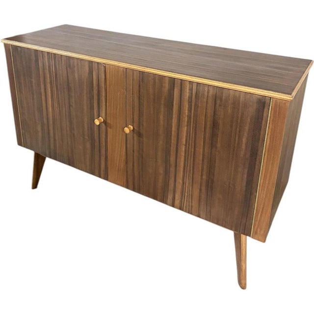Contemporary Mid-Century Sideboard in Walnut Veneer from Morris of Glasgow, 1960s For Sale - Image 3 of 9