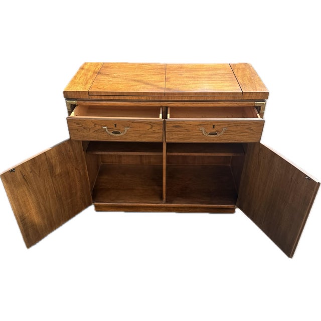 Vintage Drexel Heritage Accolade II Expandable Buffet Server For Sale In Boston - Image 6 of 10