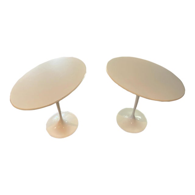 1980s Pair of Authentic Knoll International Saarinen Oval Tulip Side Tables For Sale