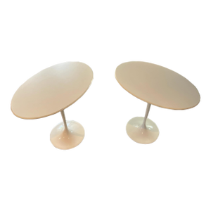 1980s Pair of Authentic Knoll International Saarinen Oval Tulip Side Tables