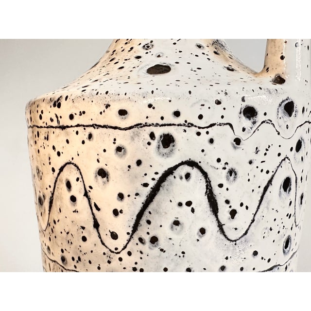 Ceramic Jug Vase with Crater-Like Structure and Graphic Decor, Germany / GDR, 1970s For Sale - Image 4 of 12