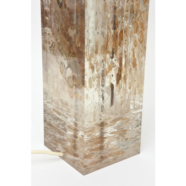 1970's Vintage French Lucite Column Table Lamp With Copper and Gold Leaf by Romeo Paris For Sale In Miami - Image 6 of 10