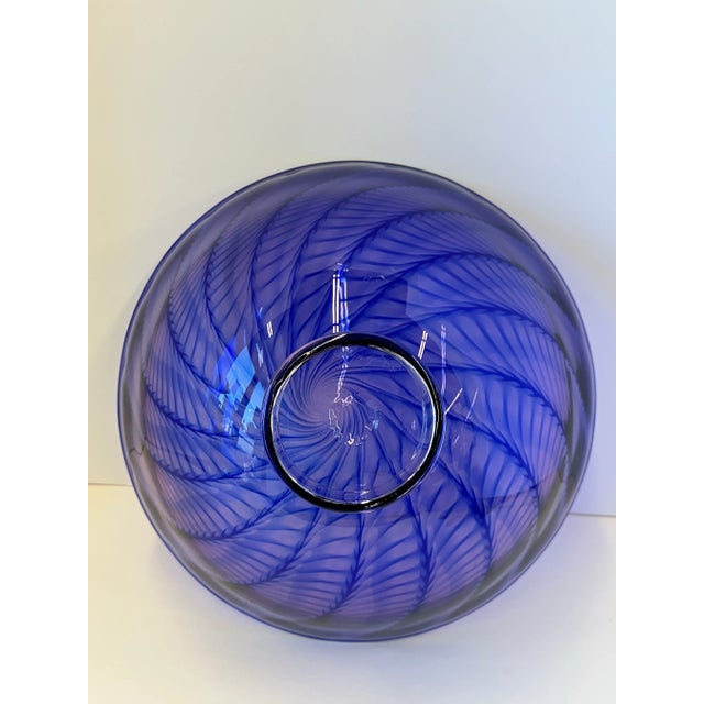 Signed 1991 Robinson Scott Handblown Art Glass Bowl – Iridescent Purple-Blue With Pink Spiral Pattern For Sale In Detroit - Image 6 of 12