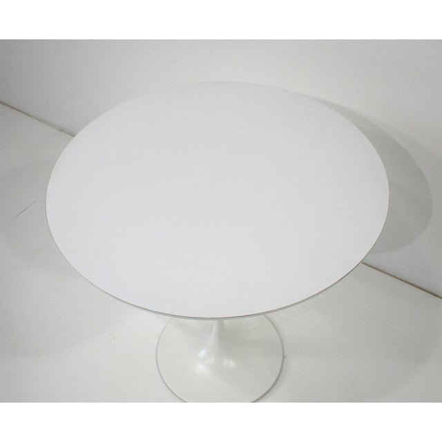 Knoll Eero Saarinen 20" Tulip Side Table for Knoll ( B ) For Sale - Image 4 of 12