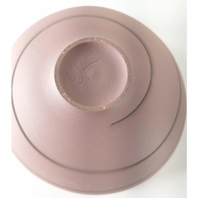 Mid-Century Modern Art Pottery Matte Pink Black Swirl Bowl, Signed For Sale - Image 10 of 11
