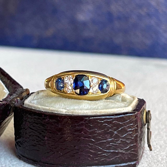 Victorian Circa 1890 Victorian 18k Gold Sapphire and Diamond Boat Ring For Sale - Image 3 of 12