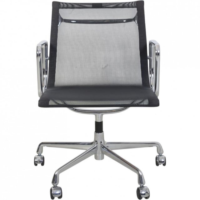 EA-117 Office Chair in Black Mesh from Charles Eames, 2002 For Sale - Image 17 of 17