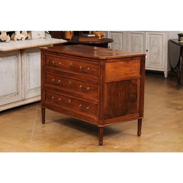 French Louis XVI Period 1790s Walnut Three Drawer Commode with Fluted Side Posts For Sale - Image 4 of 12
