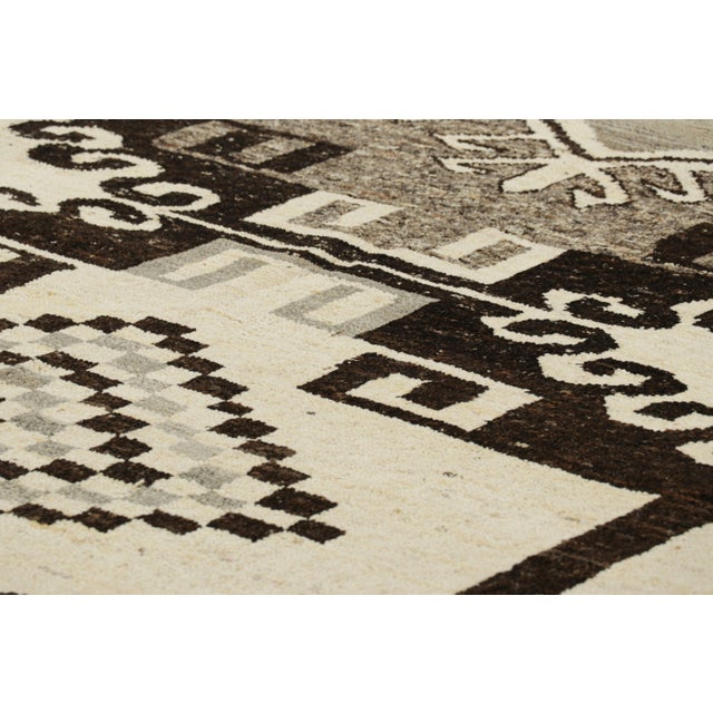 Looking for a custom size? For more information on customization capabilities, please reach out to custom@chairish.com....