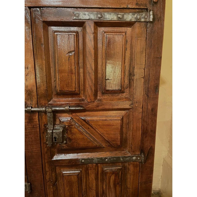 Large Spanish Renaissance Oak 6-Door Cabinet, 17th Century For Sale - Image 12 of 15
