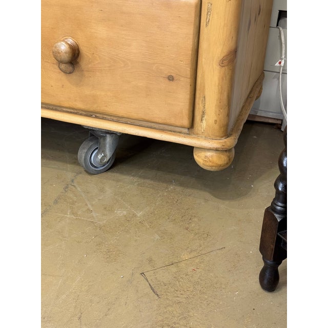 English 19th Century English Pine Chest of Drawers For Sale - Image 3 of 16