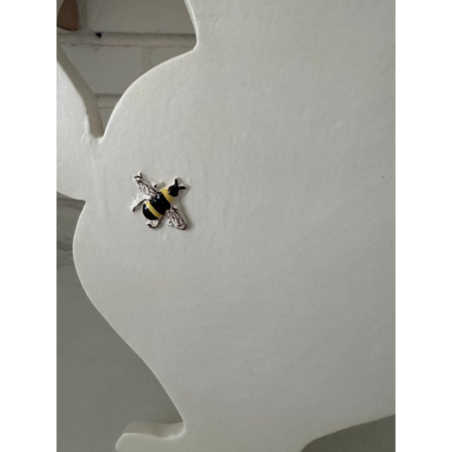 Fun ! Soft white urn shaped silhouette vase with sculpted hand painted bee.