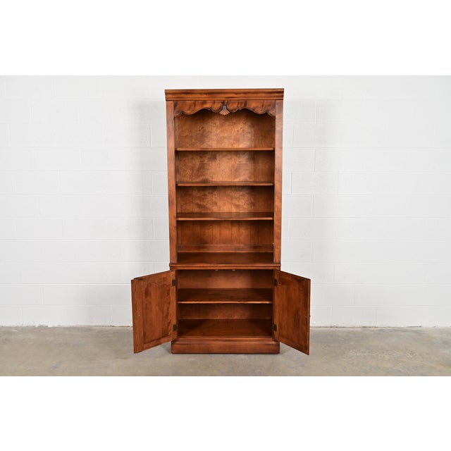 Ethan Allen Ethan Allen French Provincial Louis XV Solid Maple Bookcase or Display Cabinet For Sale - Image 4 of 13