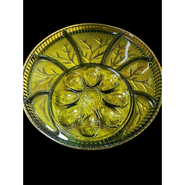 Indiana Glass Company 1970s Mid-Century Modern Indiana Glass Avocado Green 13” Round Deviled Egg Tray Platter For Sale - Image 4 of 5