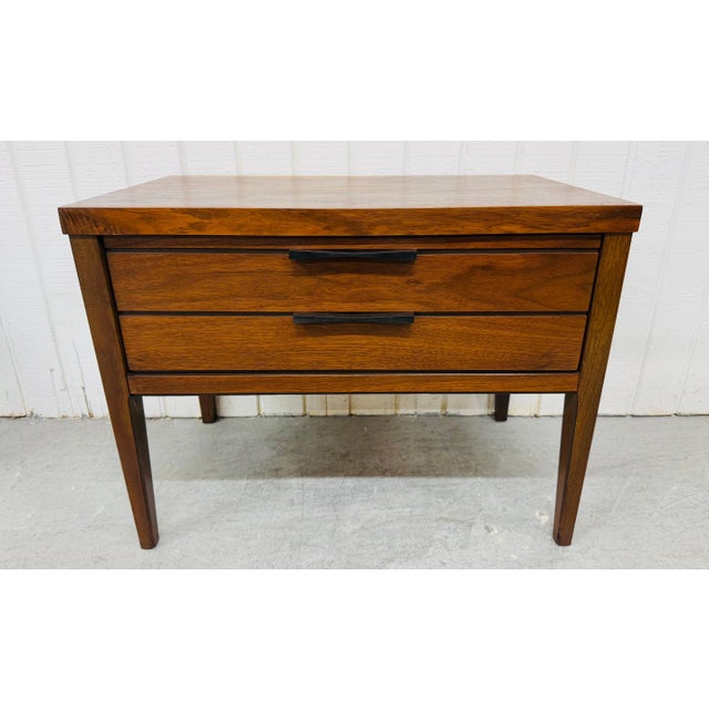 Wood Mid-Century Modern Lane Tuxedo Walnut Nightstands - Set of 2 For Sale - Image 7 of 9