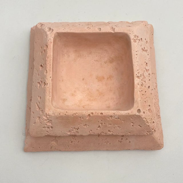 Vintage Jaru dated 1986 ceramic catchall Stone textured signature finish and color is peachy pink Perfect catcall for...