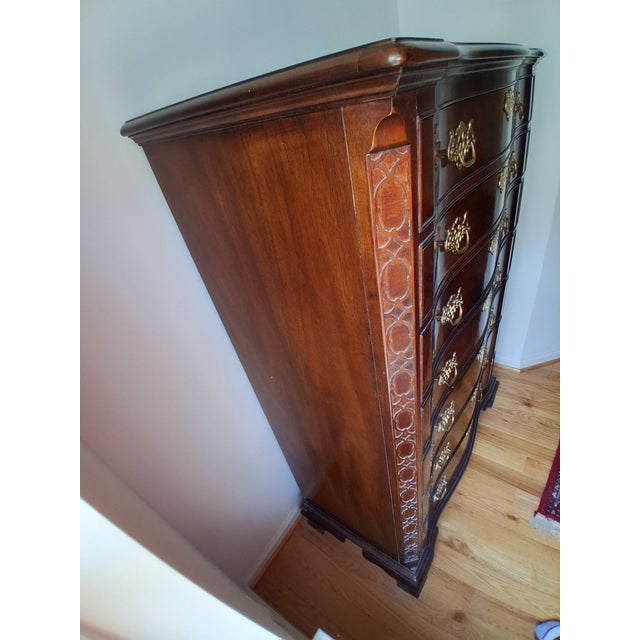 Henredon Vintage Mid-Century Chippendale Style Mahogany Serpentine Tall Chest of Seven Drawers For Sale - Image 4 of 9