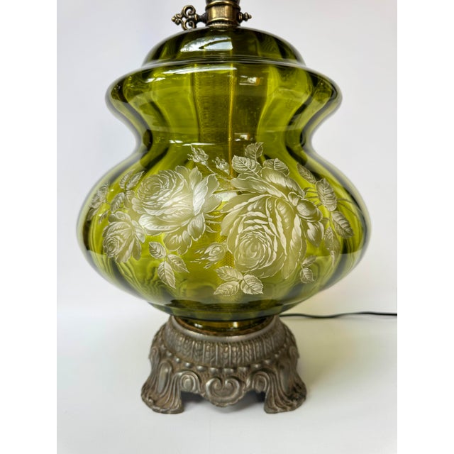 Hollywood Regency Vintage 1973 e.k. Olive Green Floral Glass Lighted Table Lamp For Sale - Image 3 of 16