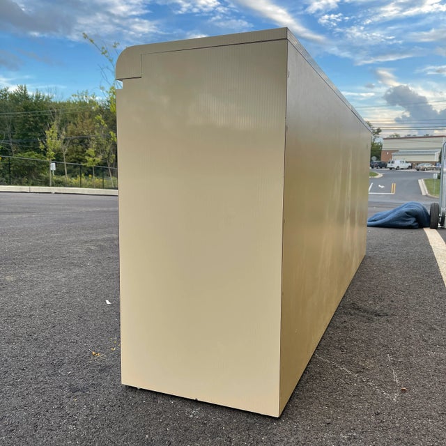 Wood 1980s Postmodern Laminate Waterfall King Storage Footboard or Blanket Chest For Sale - Image 7 of 12