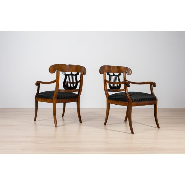Antique German Biedermeier Armchairs in Walnut, 1800s, Set of 2 For Sale - Image 6 of 16