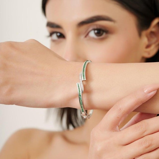 Green Vintage Style Emerald and Diamond Sterling Silver Bangle Bracelet For Sale - Image 8 of 11