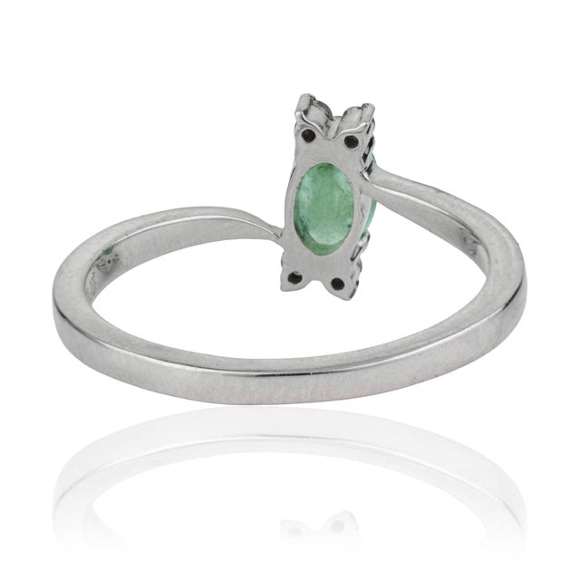 Metal Mid Century Style 4 X 6 Mm Natural Oval Emerald Ring With Diamond Clusters Size 7 For Sale - Image 7 of 14