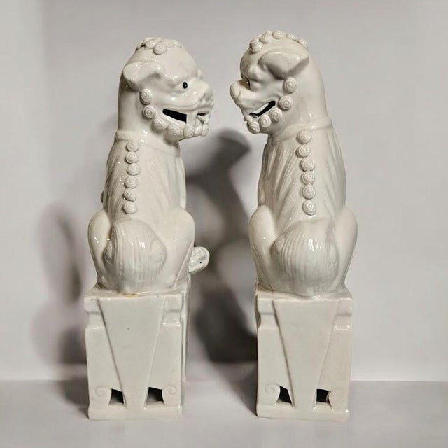 1960's White Ceramic Wai Ming Foo Dogs For Sale - Image 4 of 8