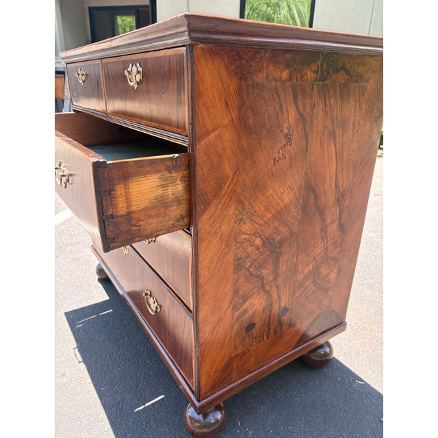 17th Century William and Mary Bunfoot Inlaid Walnut Chest of Drawers For Sale - Image 9 of 12