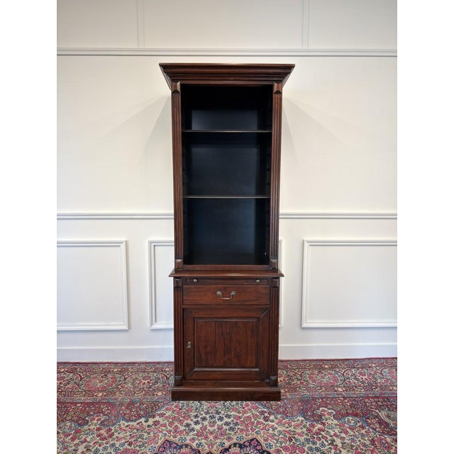 English Bookcase in Teak, in Good conditions. Designed 1920 to 1949