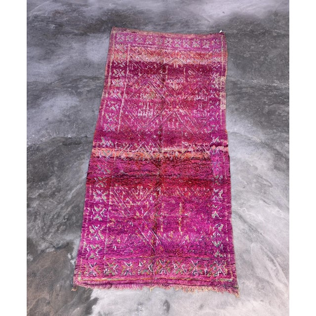 Mid-Century Moroccan Rug - 4'12" X 10'4" Ft For Sale - Image 4 of 11