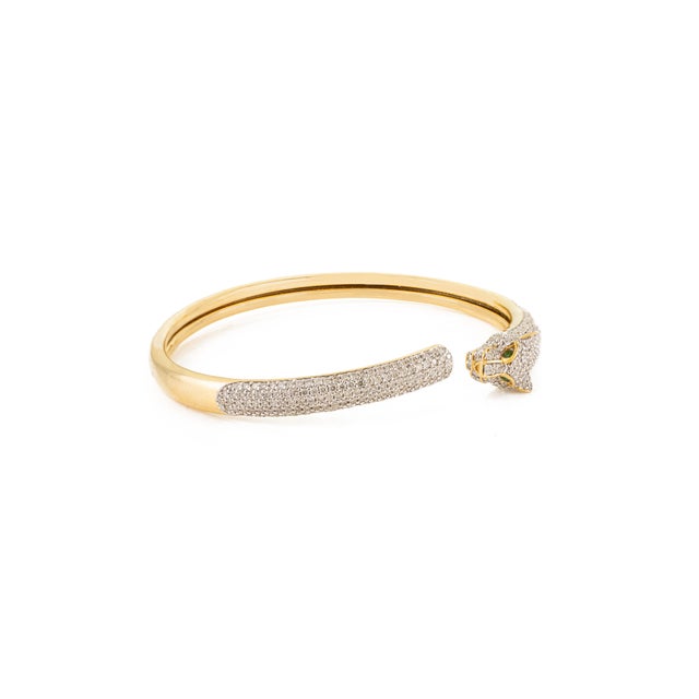 Mid 20th Vintage 297 PCS Diamond Panther Bangle With Green Stone Eyes in 18k Gold For Sale - Image 4 of 16